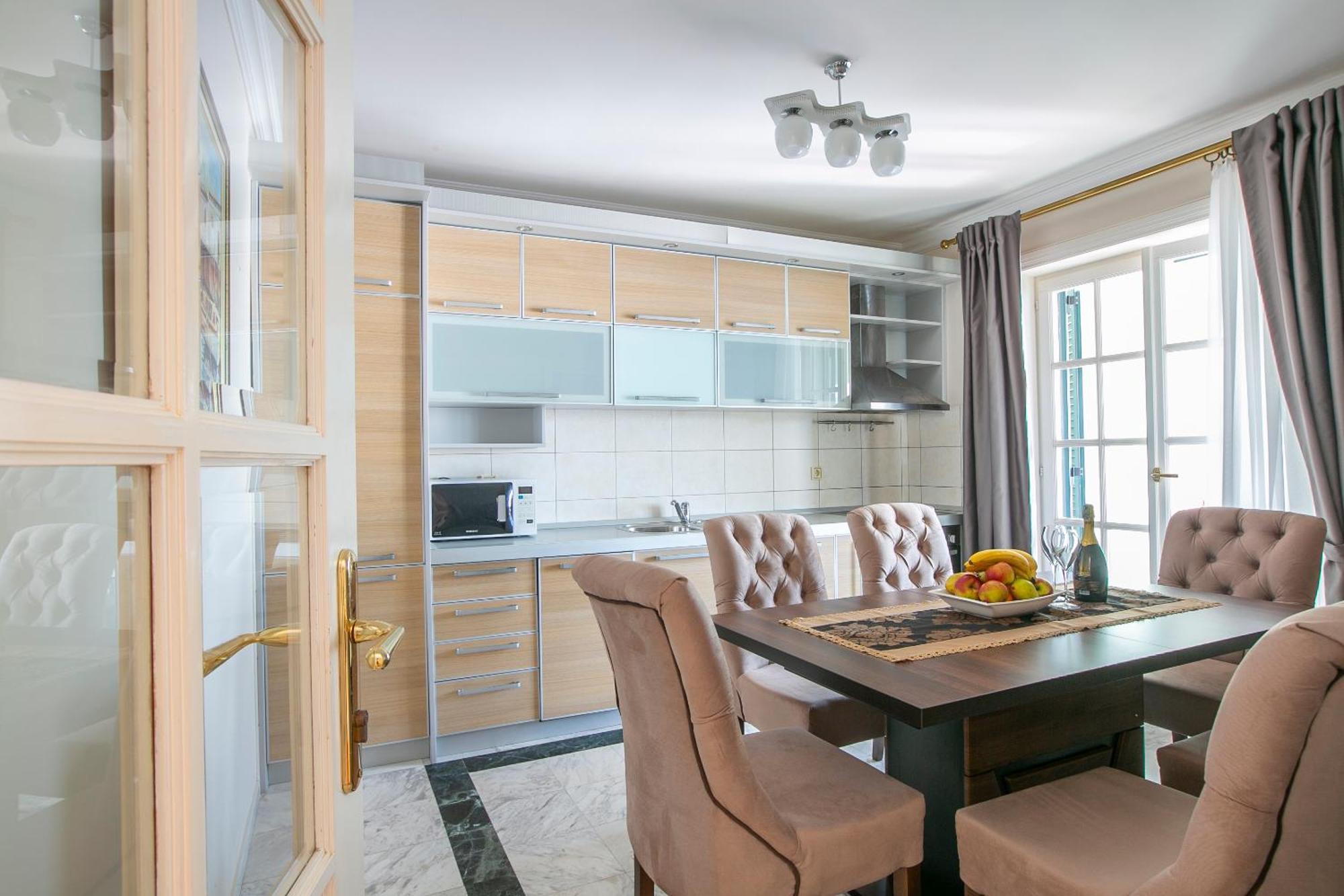 Montesan Luxury Apartment Beach Front Светі-Стефан Екстер'єр фото
