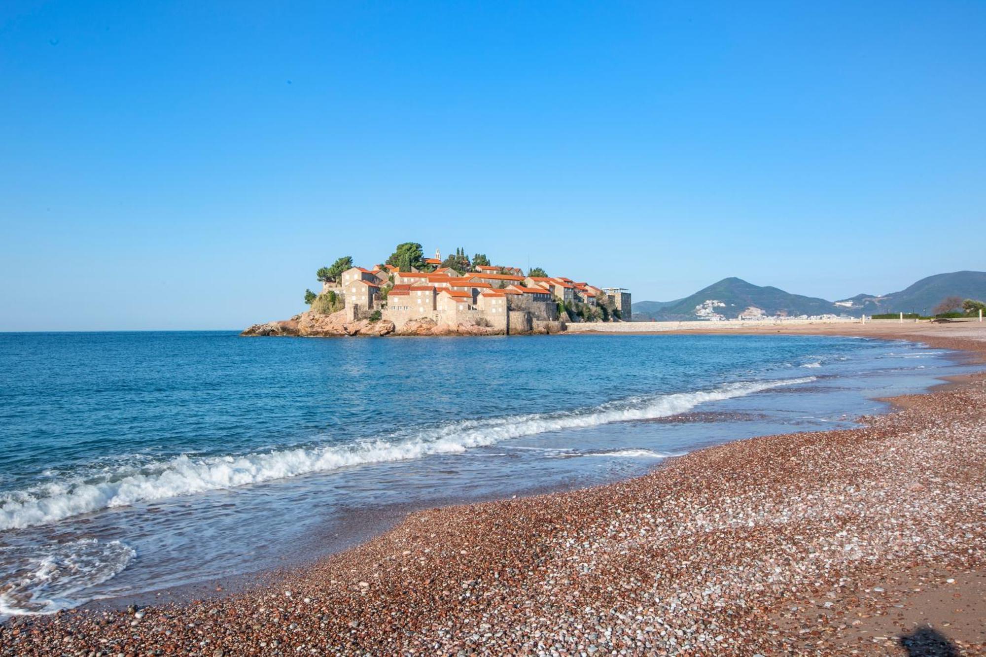 Montesan Luxury Apartment Beach Front Светі-Стефан Екстер'єр фото